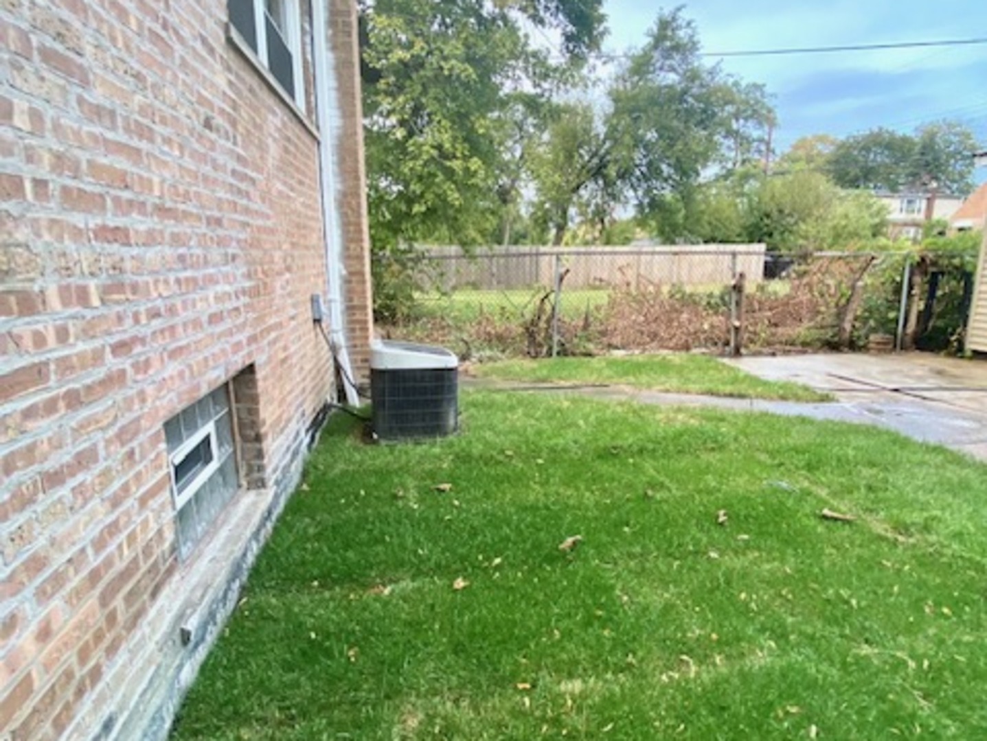 6831 S Winchester Avenue