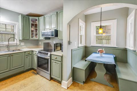Tiny photo for 802 W Indiana Avenue, Urbana, IL 61801 (MLS # 12709641)