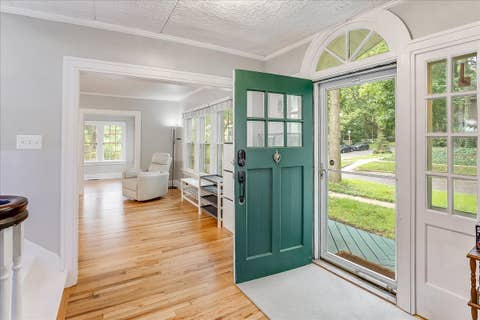 Tiny photo for 802 W Indiana Avenue, Urbana, IL 61801 (MLS # 12709641)