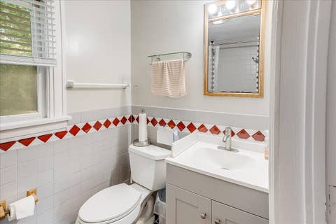 Tiny photo for 802 W Indiana Avenue, Urbana, IL 61801 (MLS # 12709641)