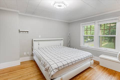 Tiny photo for 802 W Indiana Avenue, Urbana, IL 61801 (MLS # 12709641)