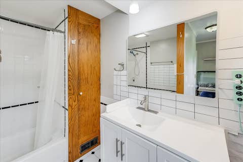 Tiny photo for 802 W Indiana Avenue, Urbana, IL 61801 (MLS # 12709641)