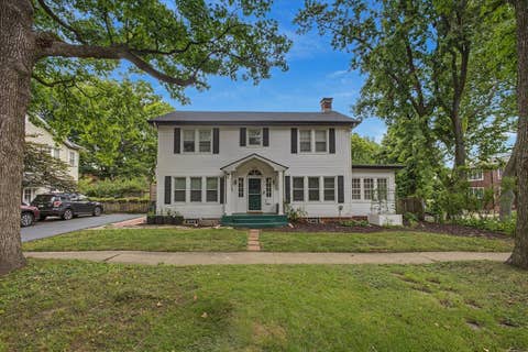 Photo of 802 W Indiana Avenue, Urbana, IL 61801 (MLS # 12709641)