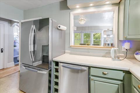 Tiny photo for 802 W Indiana Avenue, Urbana, IL 61801 (MLS # 12709641)