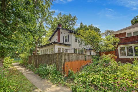 Tiny photo for 802 W Indiana Avenue, Urbana, IL 61801 (MLS # 12709641)