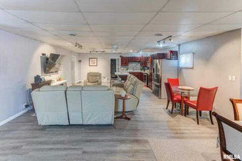 Tiny photo for 424 N COLLEGE Street, Centralia, IL 62801 (MLS # EB457085)