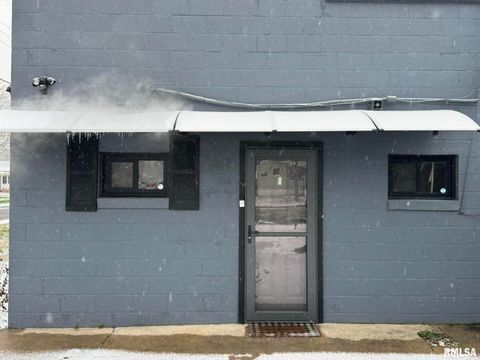 Tiny photo for 424 N COLLEGE Street, Centralia, IL 62801 (MLS # EB457085)