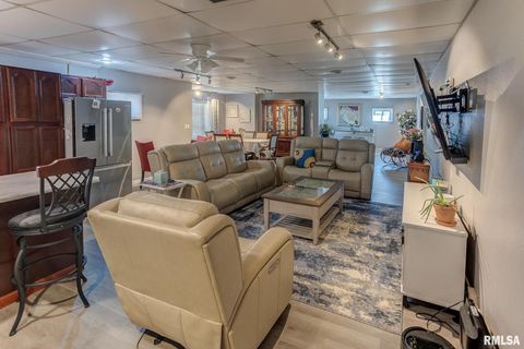 Tiny photo for 424 N COLLEGE Street, Centralia, IL 62801 (MLS # EB457085)