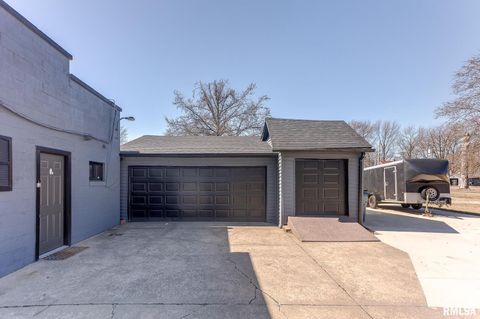 Tiny photo for 424 N COLLEGE Street, Centralia, IL 62801 (MLS # EB457085)