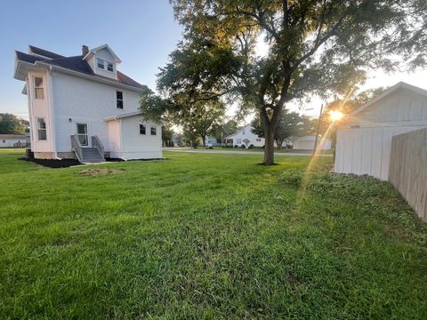 Tiny photo for 195 W 3rd Avenue, Clifton, IL 60927 (MLS # 12440254)