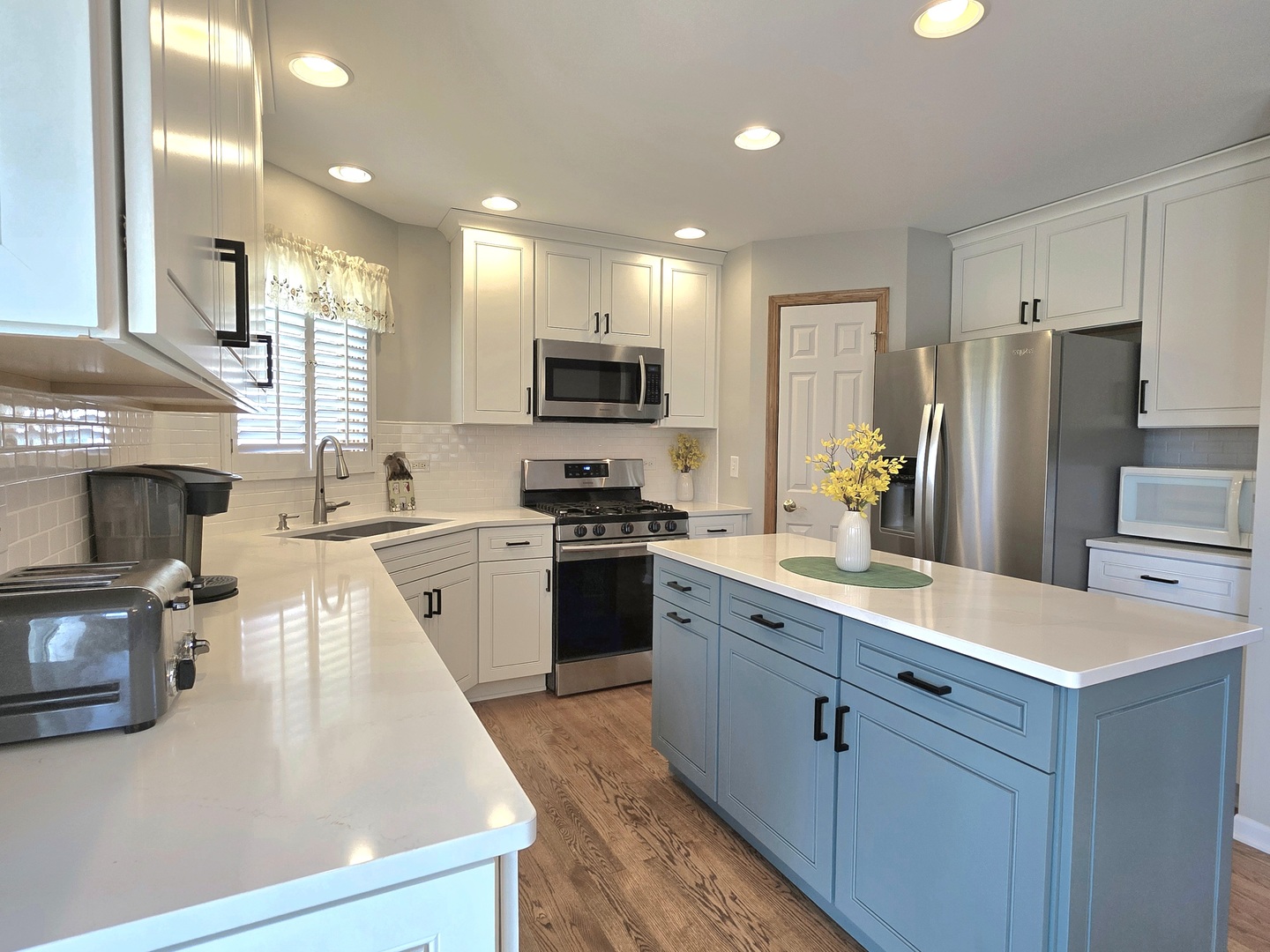 3204 Apache Drive