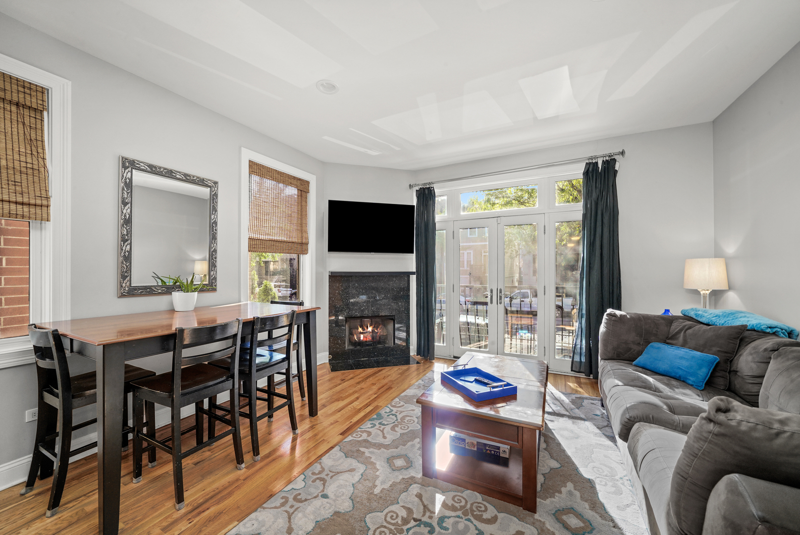 1636 W Warren Boulevard 1