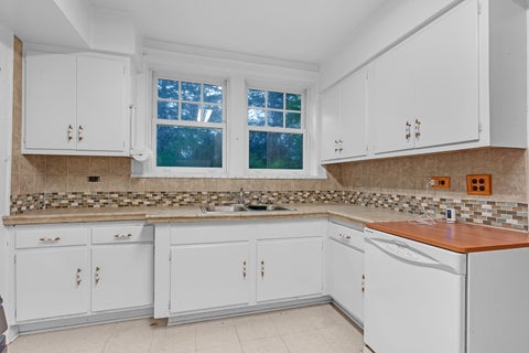 Tiny photo for 1324 Fredrickson Place, Highland Park, IL 60035 (MLS # 12783254)
