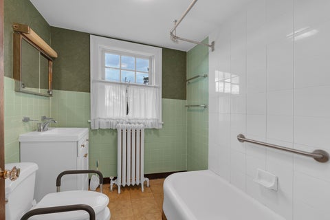 Tiny photo for 1324 Fredrickson Place, Highland Park, IL 60035 (MLS # 12783254)