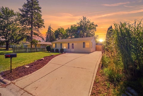 Photo of 2353 Greengold Street, Crest Hill, IL 60403 (MLS # 12757628)