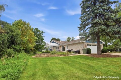 Tiny photo for 1110 Lake Shore Drive N, Barrington, IL 60010 (MLS # 12708882)