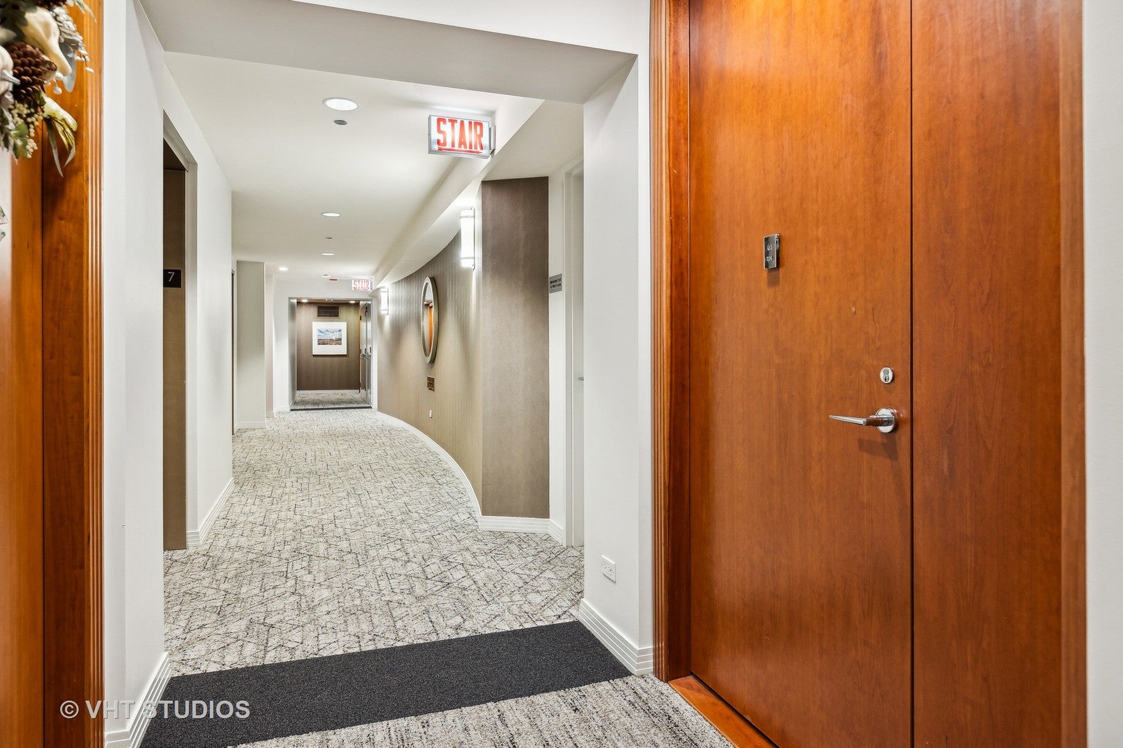501 N Clinton Street 704