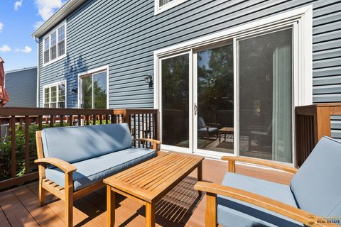 Tiny photo for 47 Oakton Drive, Lombard, IL 60148 (MLS # 12471337)