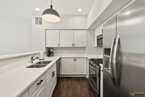 Tiny photo for 47 Oakton Drive, Lombard, IL 60148 (MLS # 12471337)