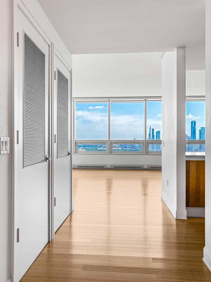 340 E RANDOLPH Street 2905