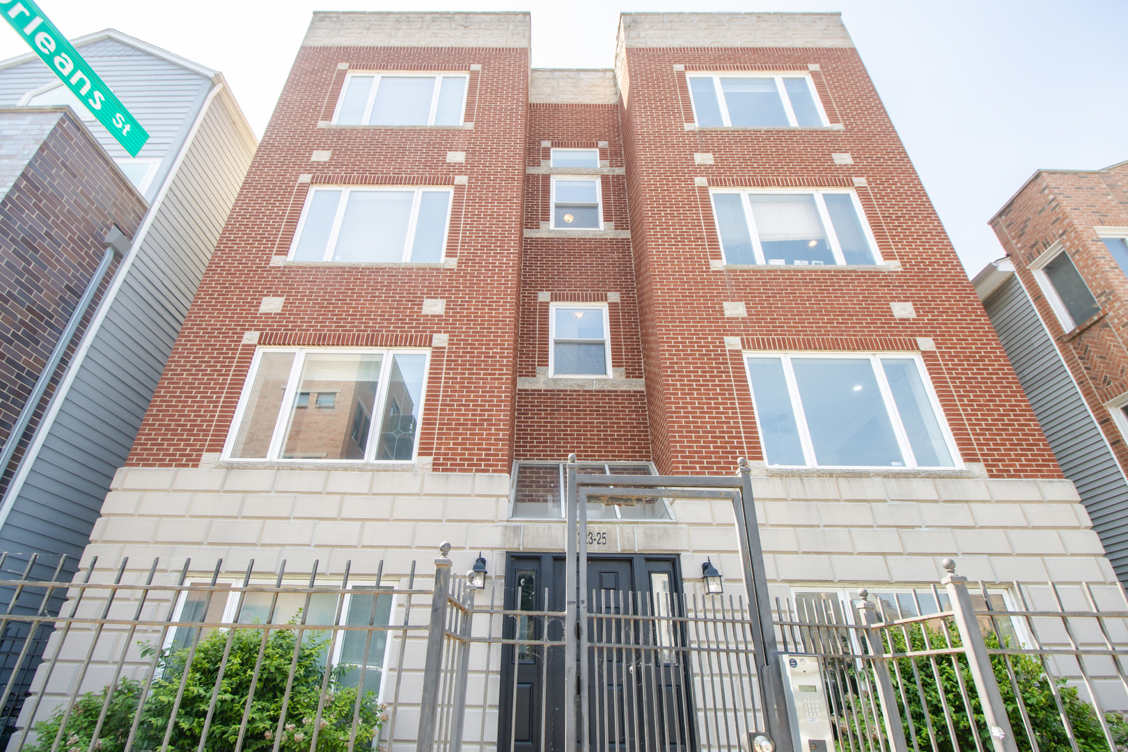 323 W Schiller Street 1W
