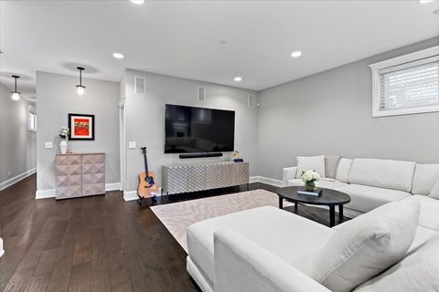 Tiny photo for 3422 N Bosworth Avenue #1, Chicago, IL 60657 (MLS # 12458223)