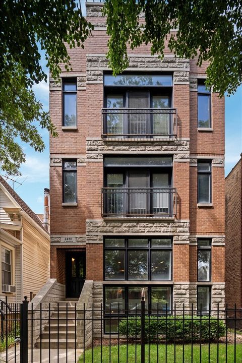 Photo of 3422 N Bosworth Avenue #1, Chicago, IL 60657 (MLS # 12458223)