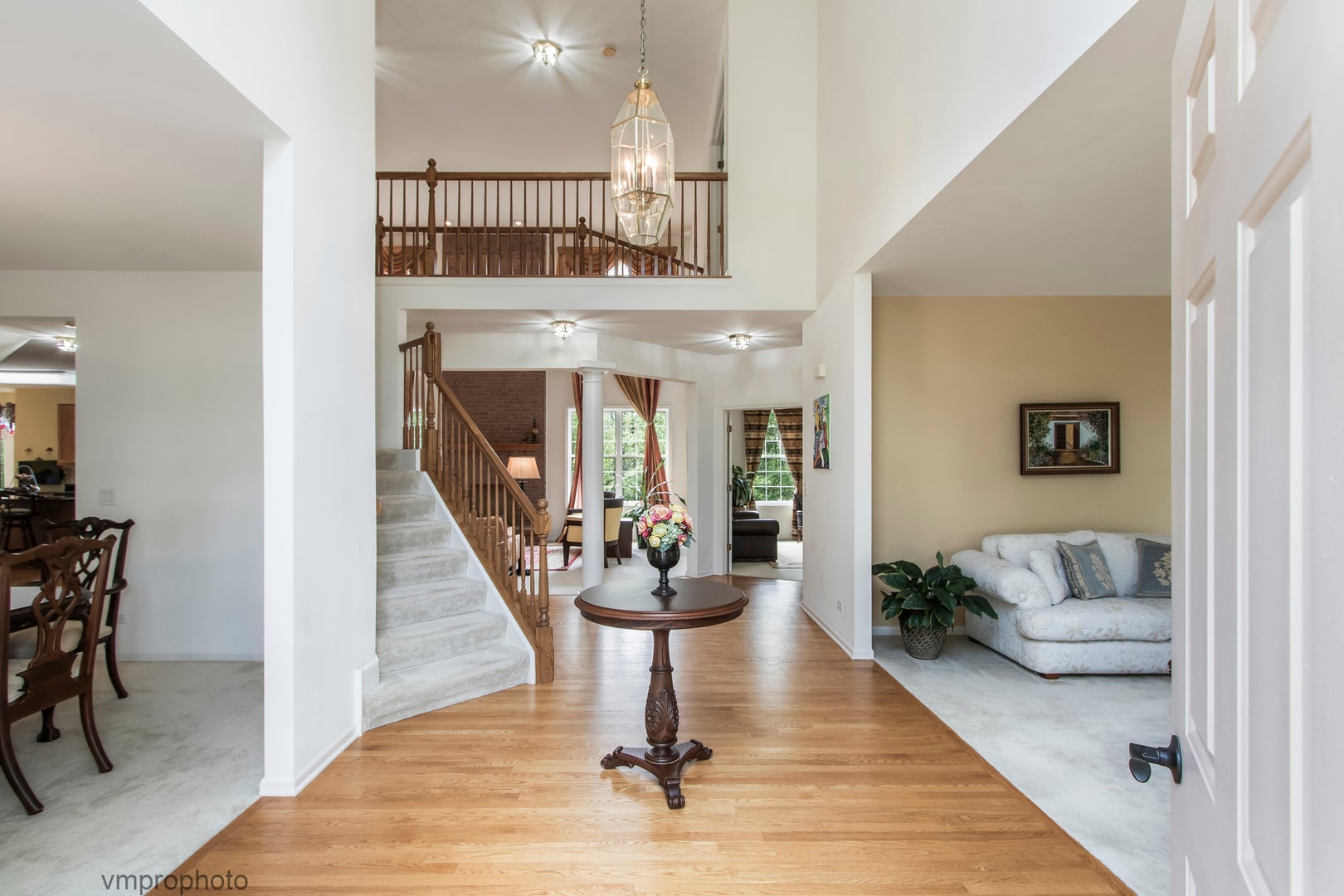 591 W Rosiland Drive