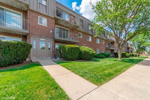 Photo of 586 FAIRWAY VIEW Drive #2C, Wheeling, IL 60090 (MLS # 12548504)