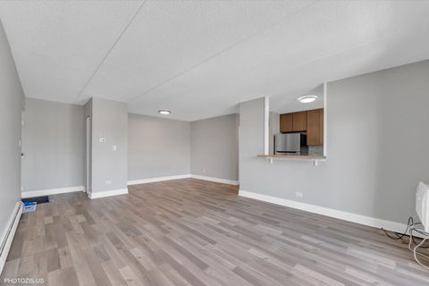 Tiny photo for 586 FAIRWAY VIEW Drive #2C, Wheeling, IL 60090 (MLS # 12548504)