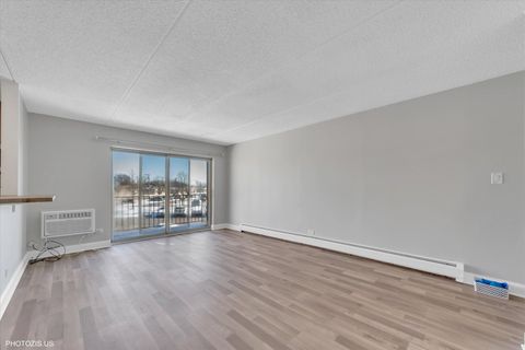 Tiny photo for 586 FAIRWAY VIEW Drive #2C, Wheeling, IL 60090 (MLS # 12548504)