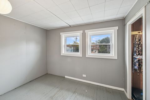 Tiny photo for 514 Wesley Avenue, Oak Park, IL 60304 (MLS # 12453255)