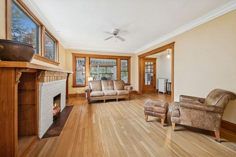 Tiny photo for 514 Wesley Avenue, Oak Park, IL 60304 (MLS # 12453255)