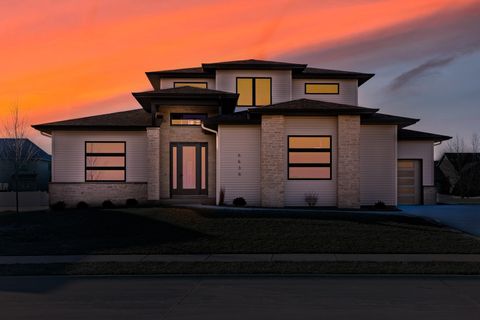 Tiny photo for 6638 Pelican Street, Bettendorf, IA 52722 (MLS # 12555824)