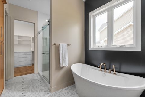 Tiny photo for 6638 Pelican Street, Bettendorf, IA 52722 (MLS # 12555824)