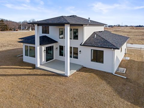 Tiny photo for 6638 Pelican Street, Bettendorf, IA 52722 (MLS # 12555824)