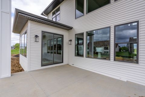 Tiny photo for 6638 Pelican Street, Bettendorf, IA 52722 (MLS # 12555824)