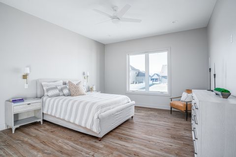 Tiny photo for 6638 Pelican Street, Bettendorf, IA 52722 (MLS # 12555824)