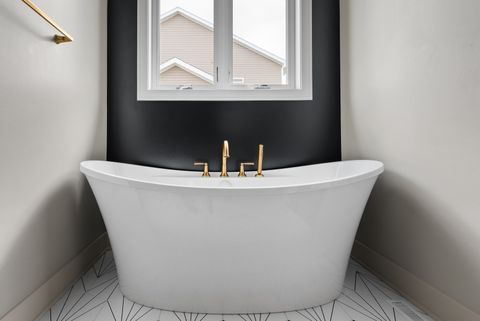 Tiny photo for 6638 Pelican Street, Bettendorf, IA 52722 (MLS # 12555824)