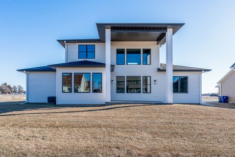 Tiny photo for 6638 Pelican Street, Bettendorf, IA 52722 (MLS # 12555824)