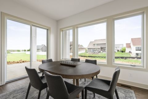 Tiny photo for 6638 Pelican Street, Bettendorf, IA 52722 (MLS # 12555824)