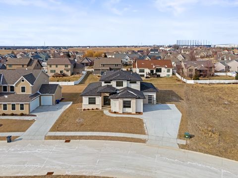 Tiny photo for 6638 Pelican Street, Bettendorf, IA 52722 (MLS # 12555824)