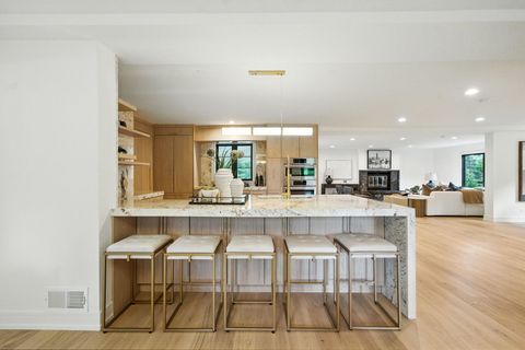 Tiny photo for 5603 S Garfield Street, Hinsdale, IL 60521 (MLS # 12446896)