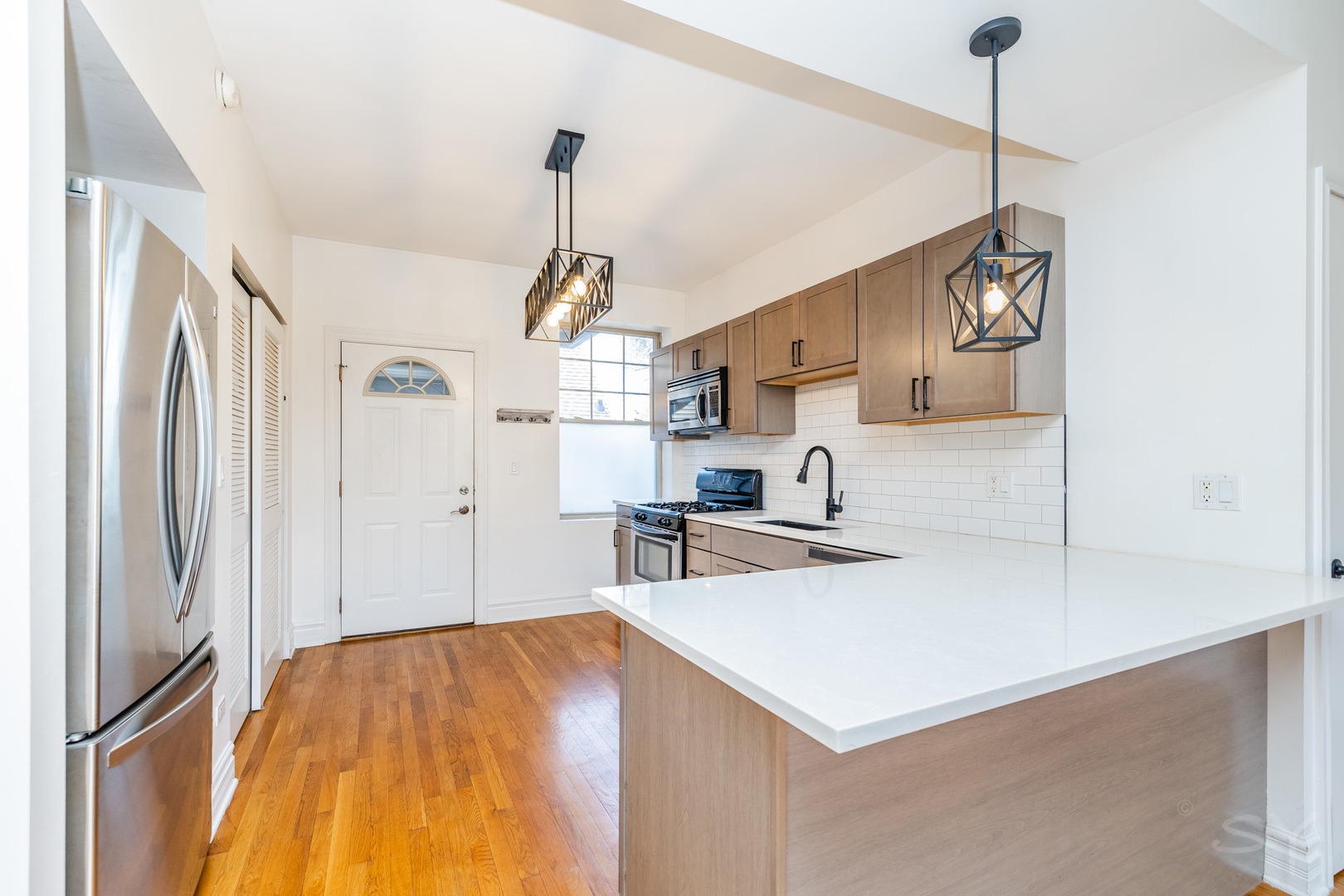 3039 W Belle Plaine Avenue 2