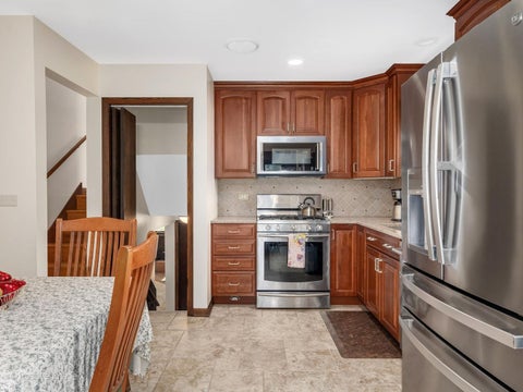Tiny photo for 570 W Crockett Avenue, Elmhurst, IL 60126 (MLS # 12791100)