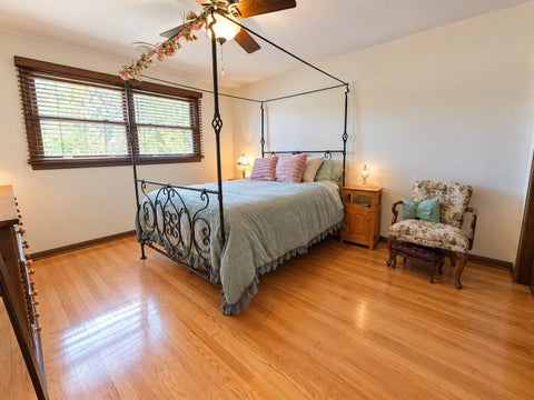Tiny photo for 570 W Crockett Avenue, Elmhurst, IL 60126 (MLS # 12791100)