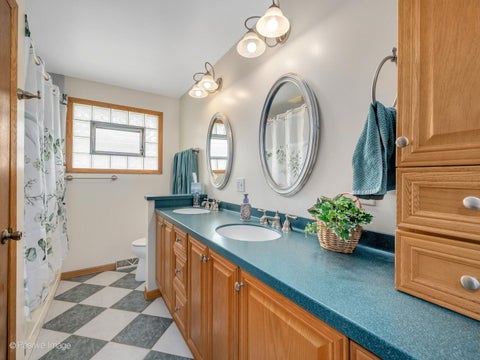 Tiny photo for 570 W Crockett Avenue, Elmhurst, IL 60126 (MLS # 12791100)