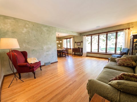 Tiny photo for 570 W Crockett Avenue, Elmhurst, IL 60126 (MLS # 12791100)