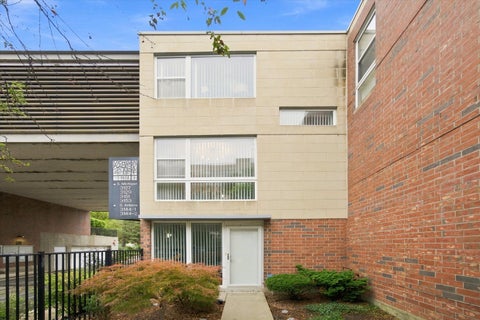 Photo of 3143 S Michigan Avenue, Chicago, IL 60616 (MLS # 12750775)