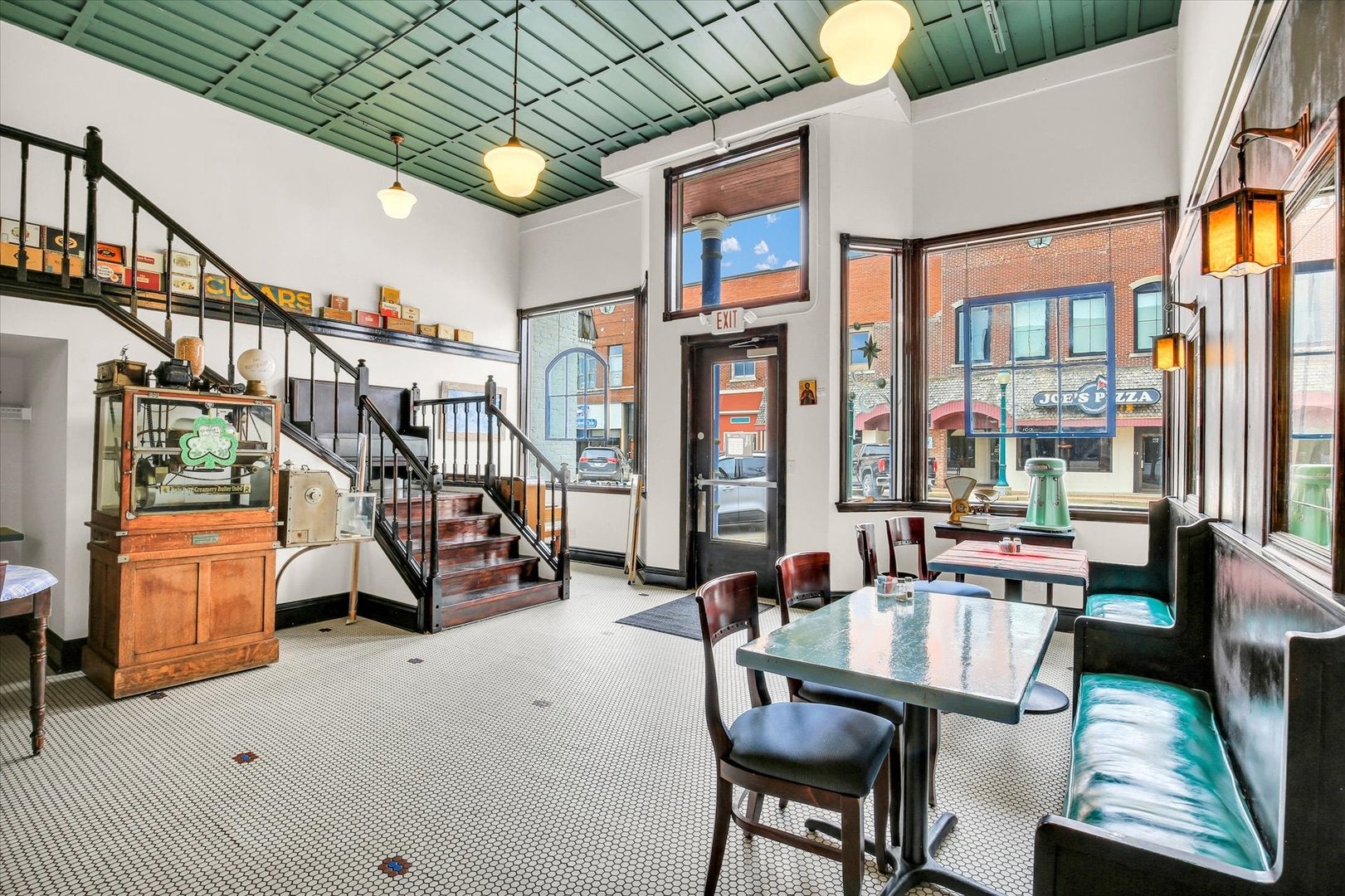 103 & 105 W Sale Street